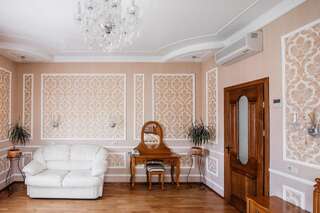 Гостиница Таврическая Симферополь Люкс с кроватью размера «king-size» и балконом-4