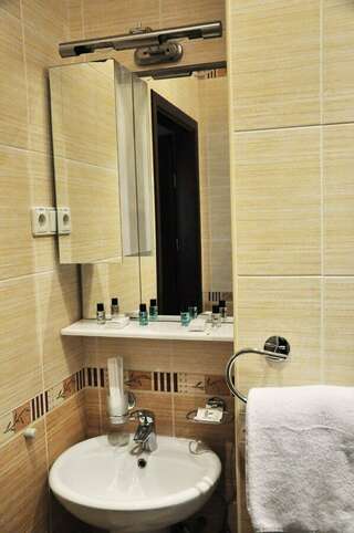 Гостиница Таврическая Симферополь Полулюкс-4