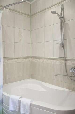 Гостиница Таврическая Симферополь Люкс-13